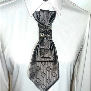 Elegant Silver Patterned Tie Necklace with Brooch